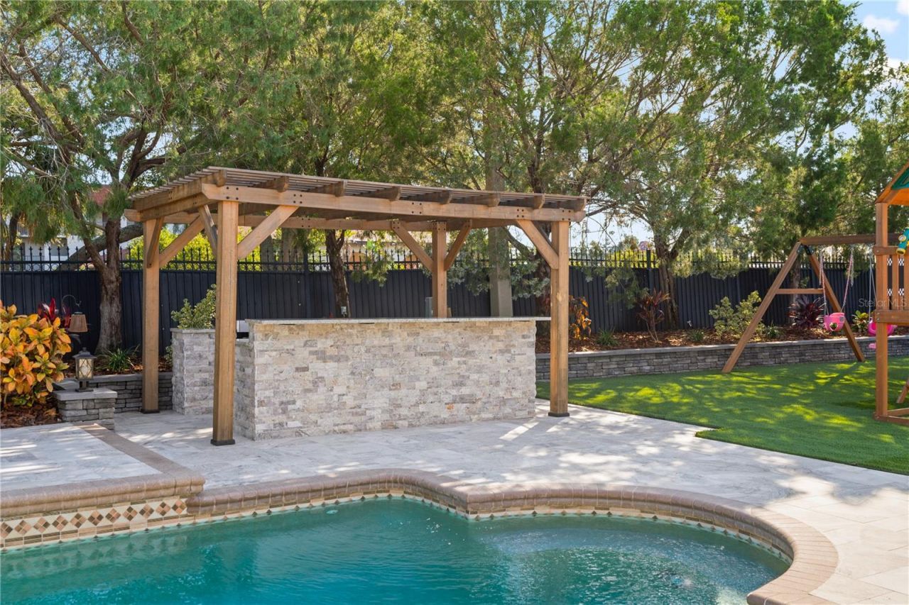 2550 Grand Lakeside Drive, Palm Harbor, FL 34684 Photo