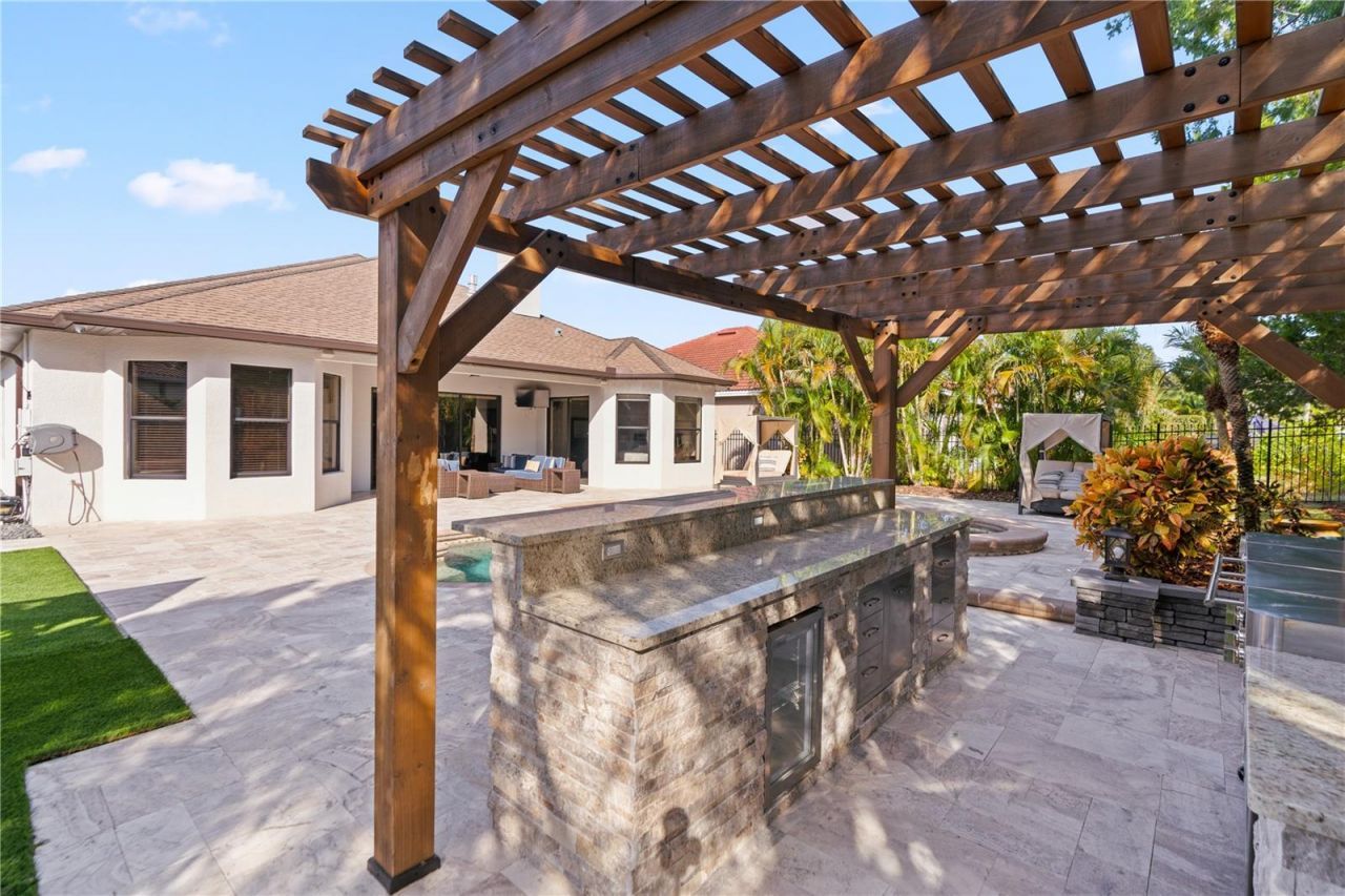 2550 Grand Lakeside Drive, Palm Harbor, FL 34684 Photo