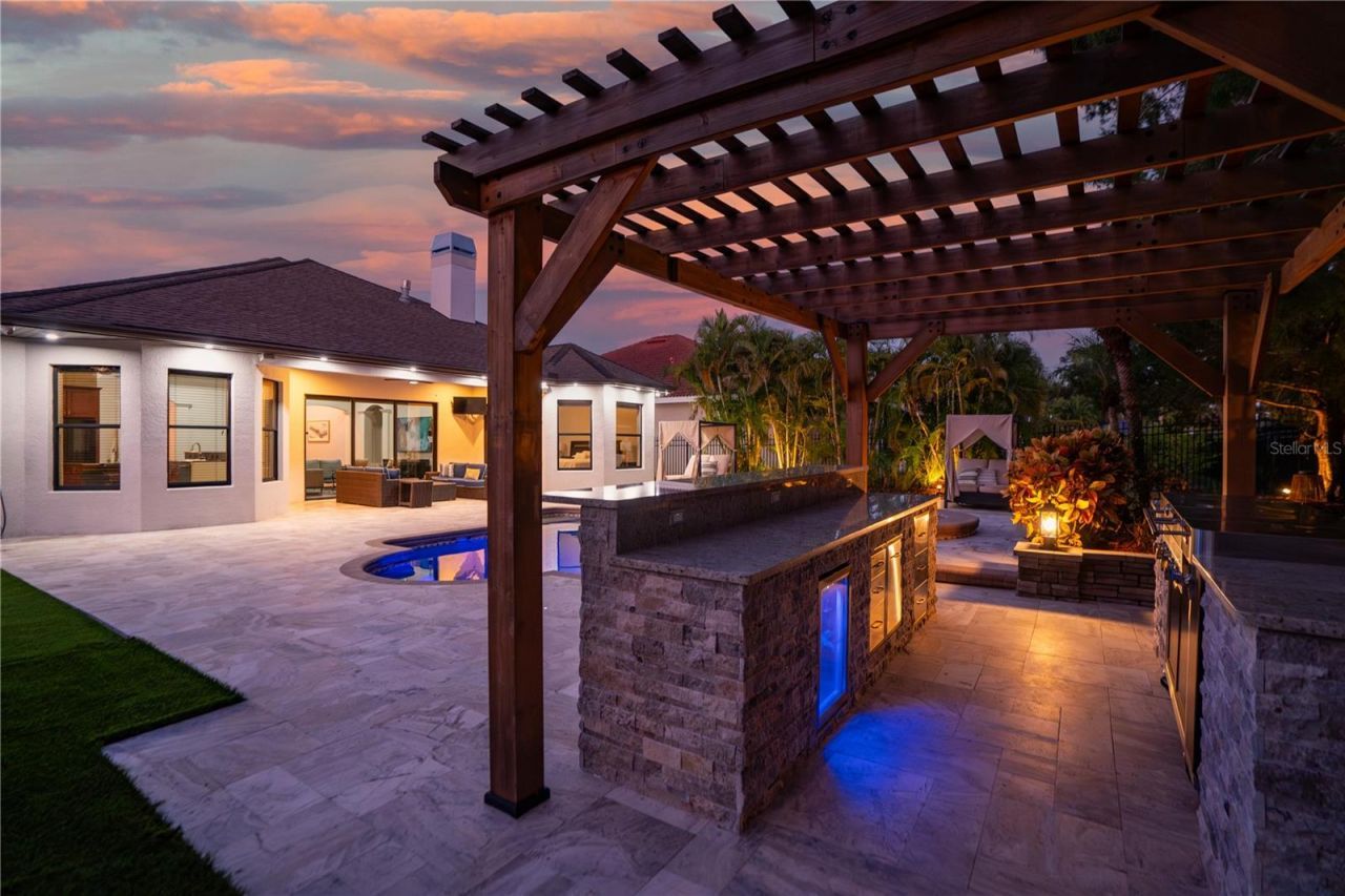 2550 Grand Lakeside Drive, Palm Harbor, FL 34684 Photo