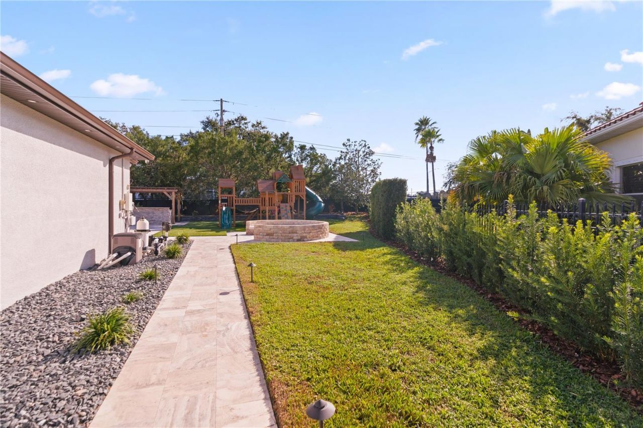 2550 Grand Lakeside Drive, Palm Harbor, FL 34684 Photo