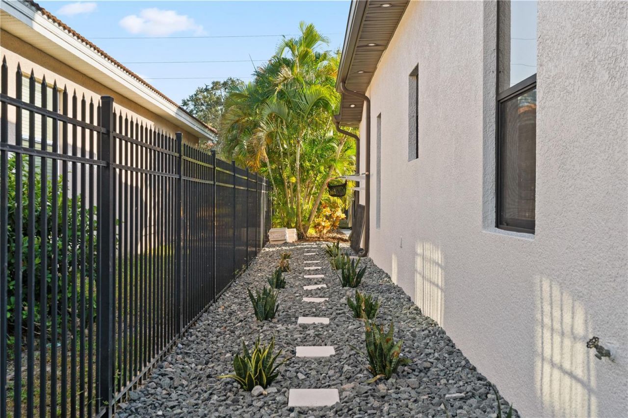 2550 Grand Lakeside Drive, Palm Harbor, FL 34684 Photo