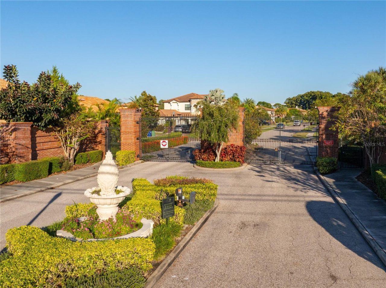 2550 Grand Lakeside Drive, Palm Harbor, FL 34684 Photo