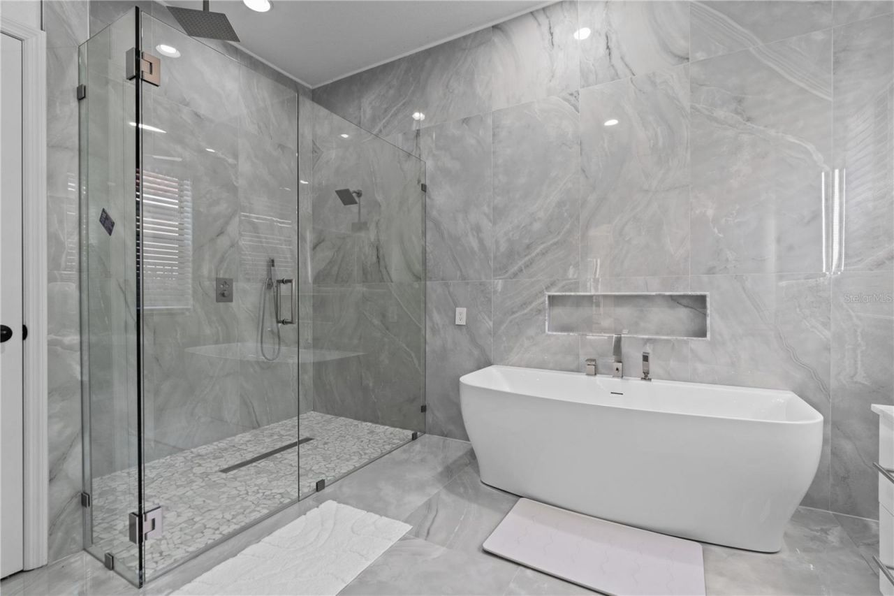 2550 Grand Lakeside Drive, Palm Harbor, FL 34684 Photo