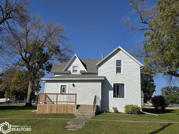 627 2nd St, Meservey, IA 50457
