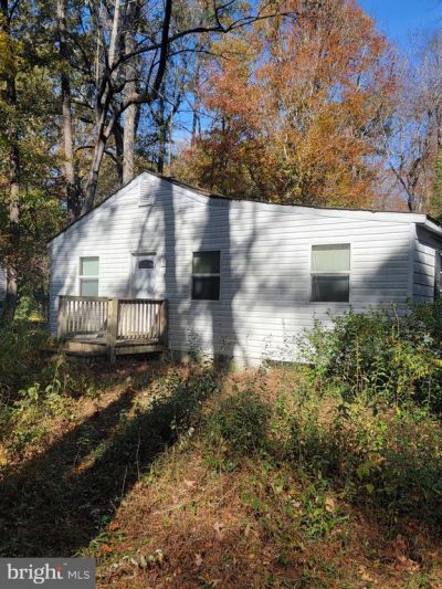 89 Poplar Drive, Hartfield, VA 23071 Main Photo