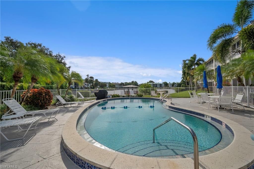 3150 Binnacle Dr, Unit 207, Naples, FL 34103 Photo