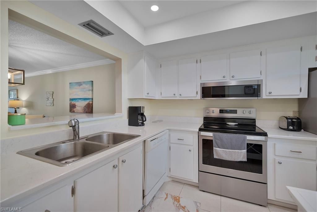 3150 Binnacle Dr, Unit 207, Naples, FL 34103 Photo