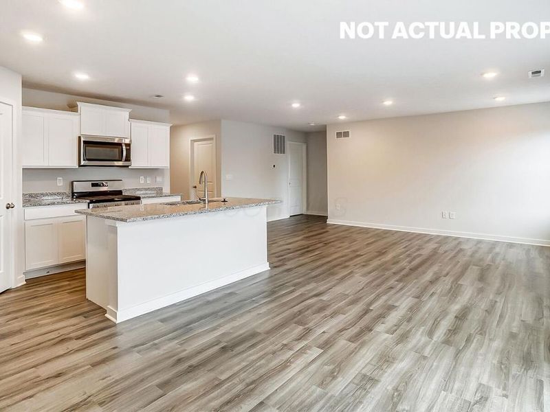 978 Sherwood Loop, Bellefontaine, OH 43311 Photo 5