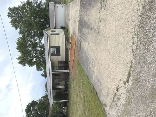 136 N Washington Street, Sheffield, IL 61361
