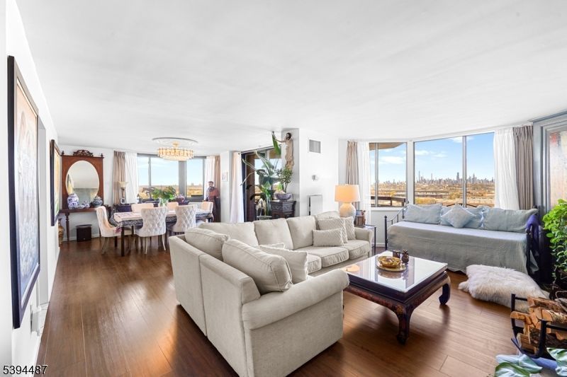 2005 Harmon Cove Tower, Secaucus, NJ 07094 Main Photo