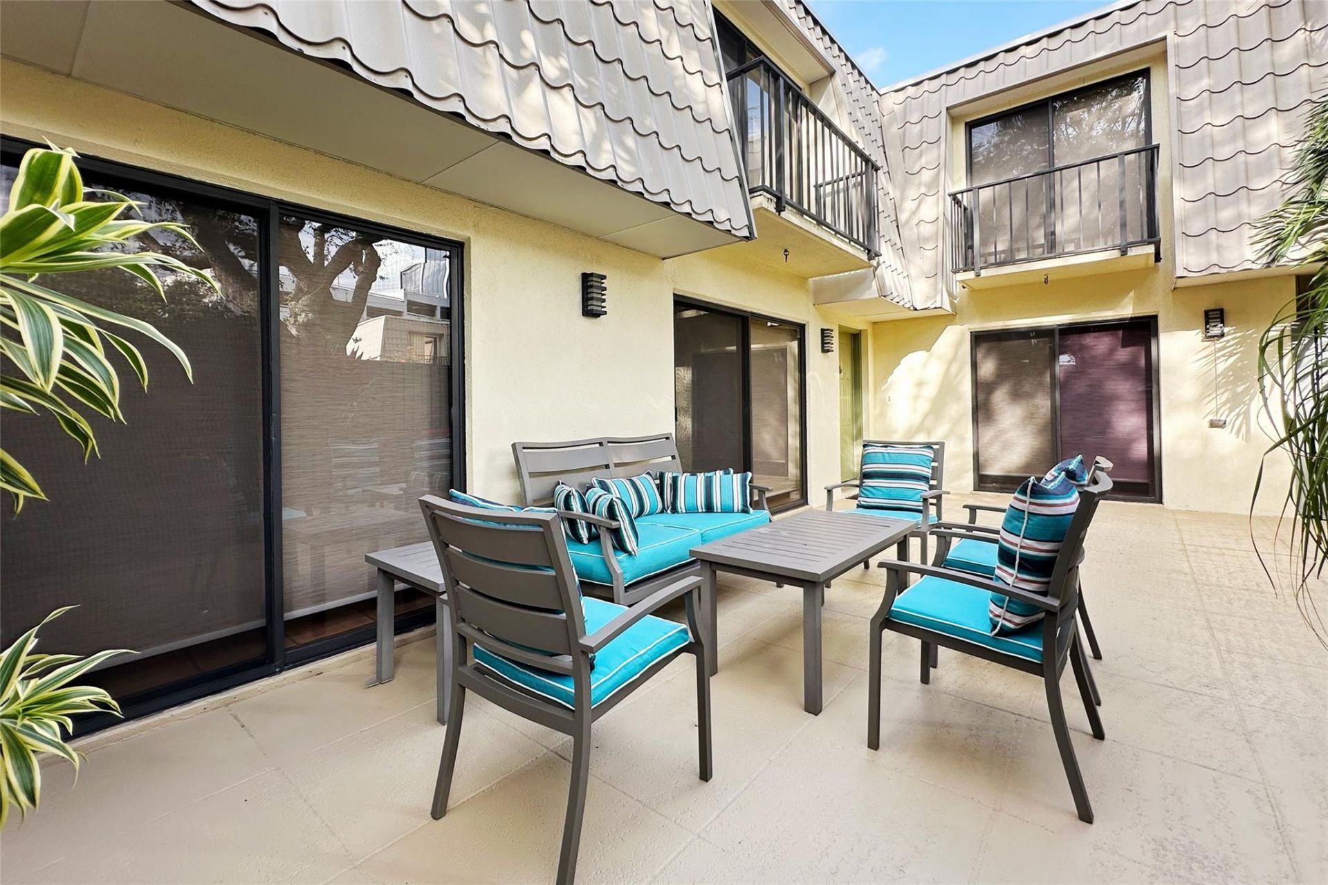 1700 Embassy Dr, Unit 504, West Palm Beach, FL 33401 Photo