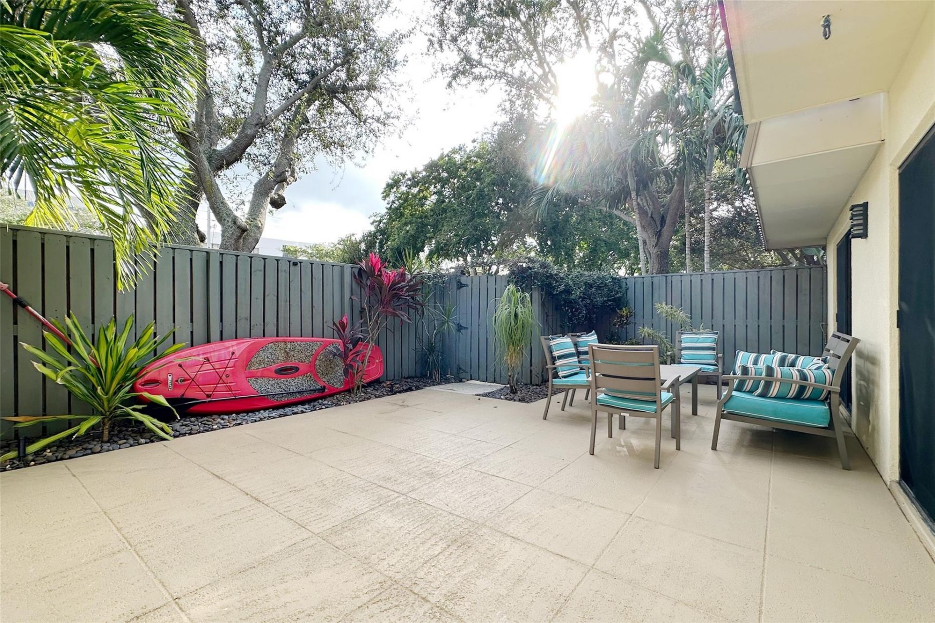 1700 Embassy Dr, Unit 504, West Palm Beach, FL 33401 Photo