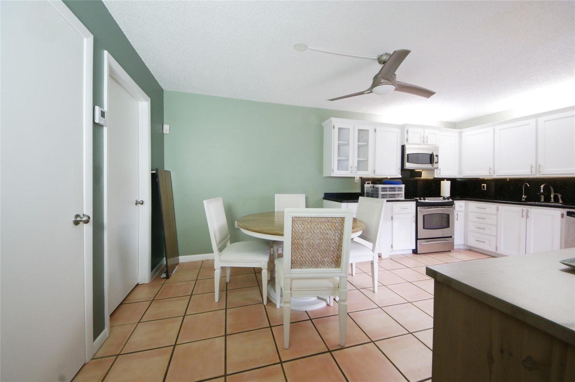 1700 Embassy Dr, Unit 504, West Palm Beach, FL 33401 Photo