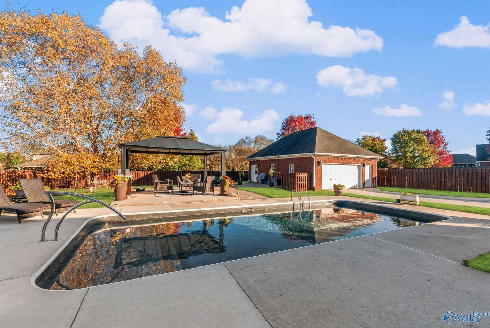 365 Weatherford Drive Nw, Madison, AL 35757 Main Photo