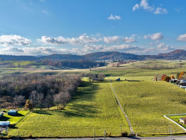 14357 Seneca Trail, North, Lewisburg, WV 24901