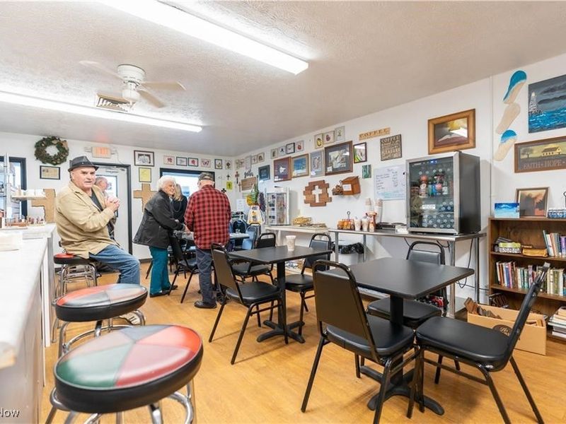 2004-2006 Locust Street S, Canal Fulton, OH 44614 Photo 6