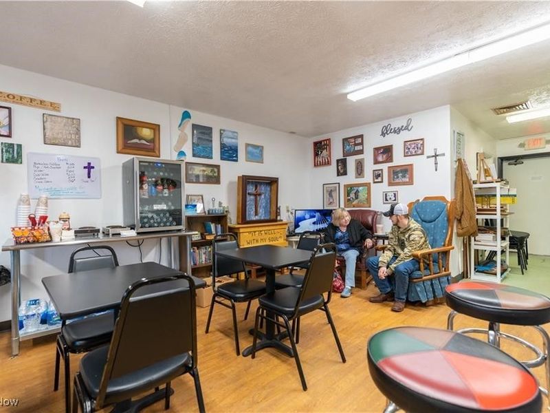 2004-2006 Locust Street S, Canal Fulton, OH 44614 Photo 9