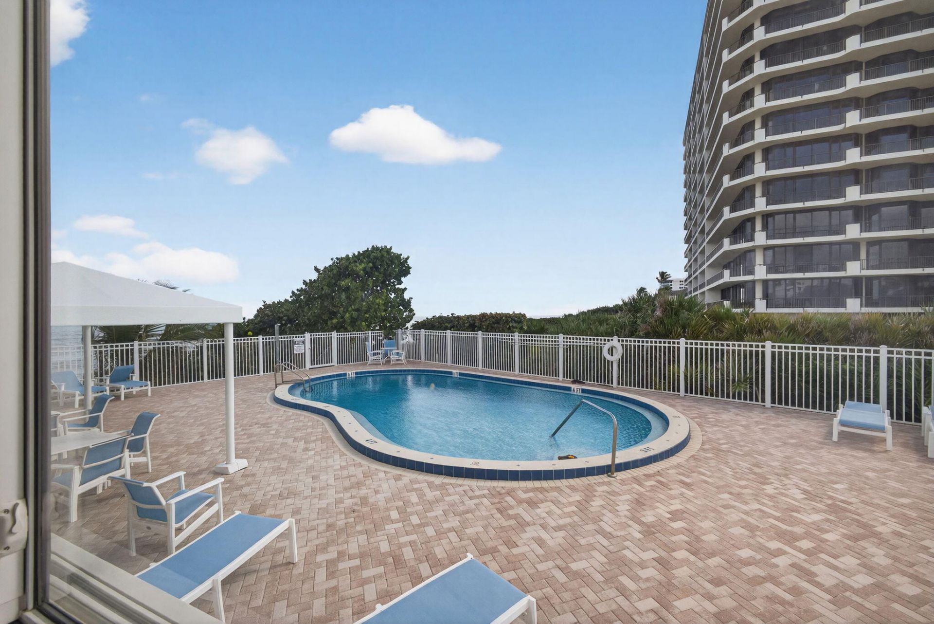 840 Ocean Drive, Unit 1004, Juno Beach, FL 33408 Photo