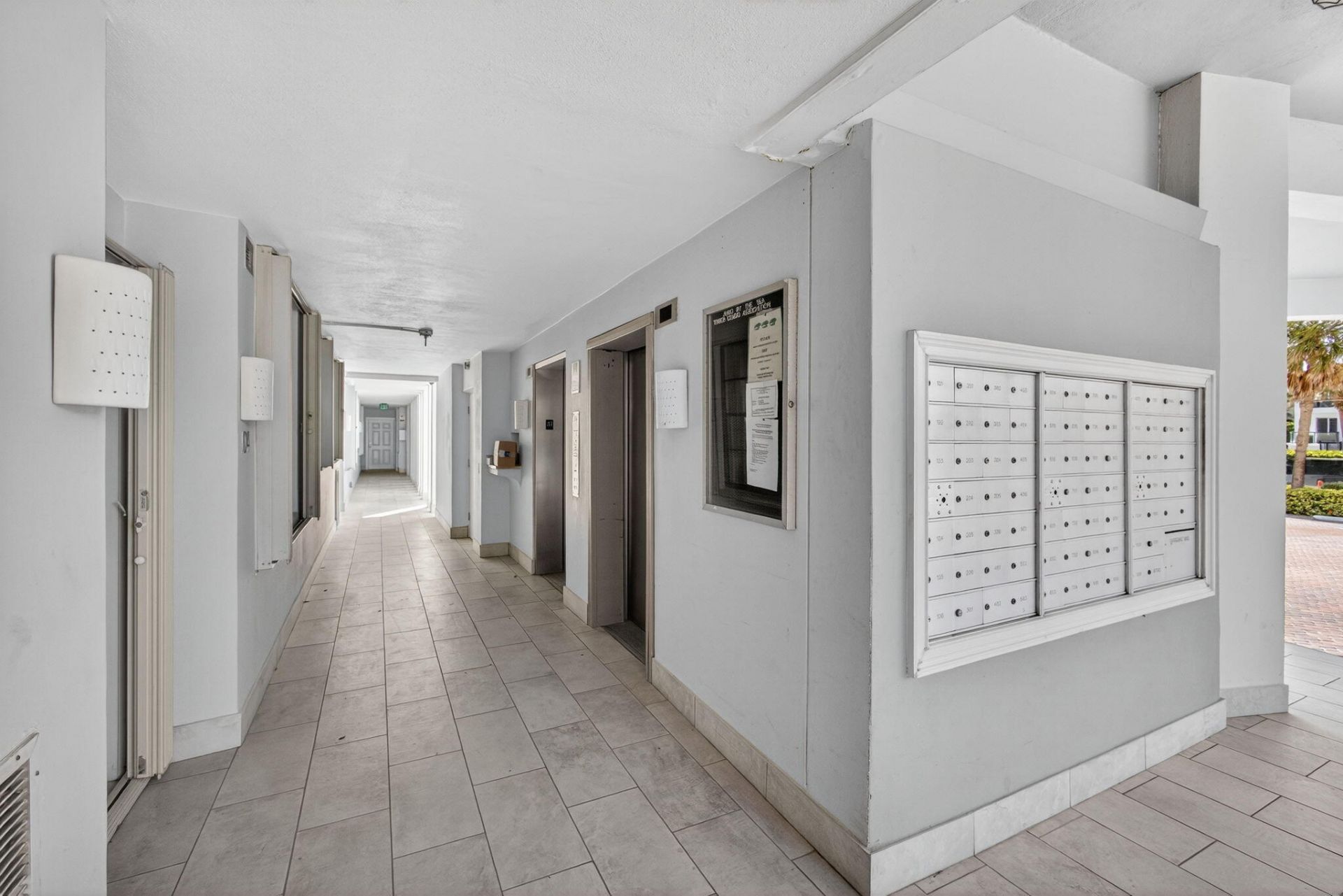 840 Ocean Drive, Unit 1004, Juno Beach, FL 33408 Photo