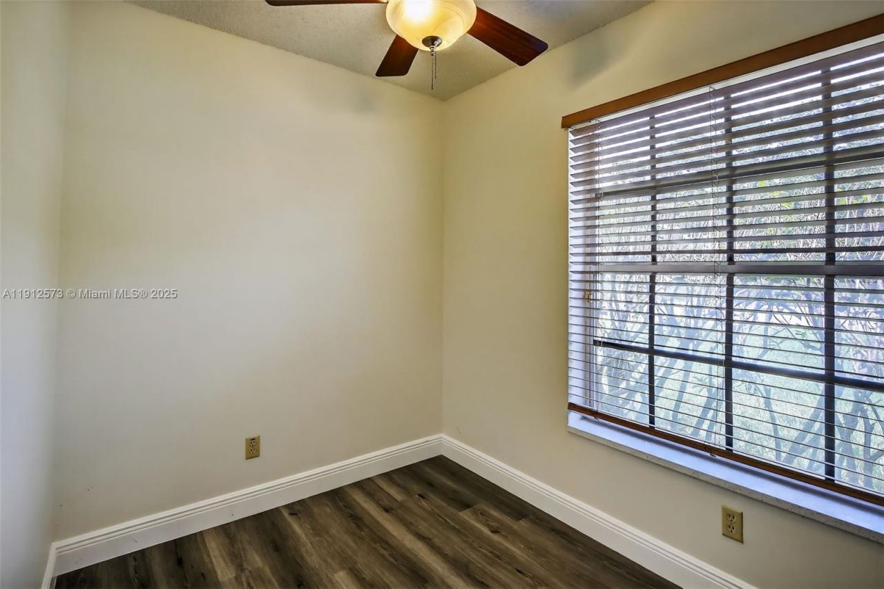 8800 Lake Park Cir N, Davie, FL 33328 Photo