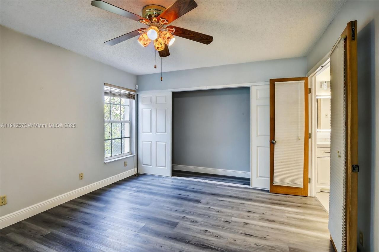 8800 Lake Park Cir N, Davie, FL 33328 Photo