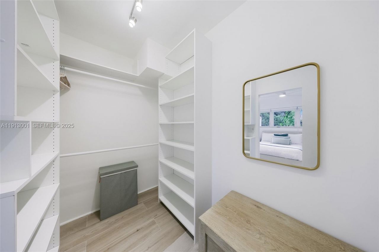 6100 La Gorce Dr, Miami Beach, FL 33140 Photo