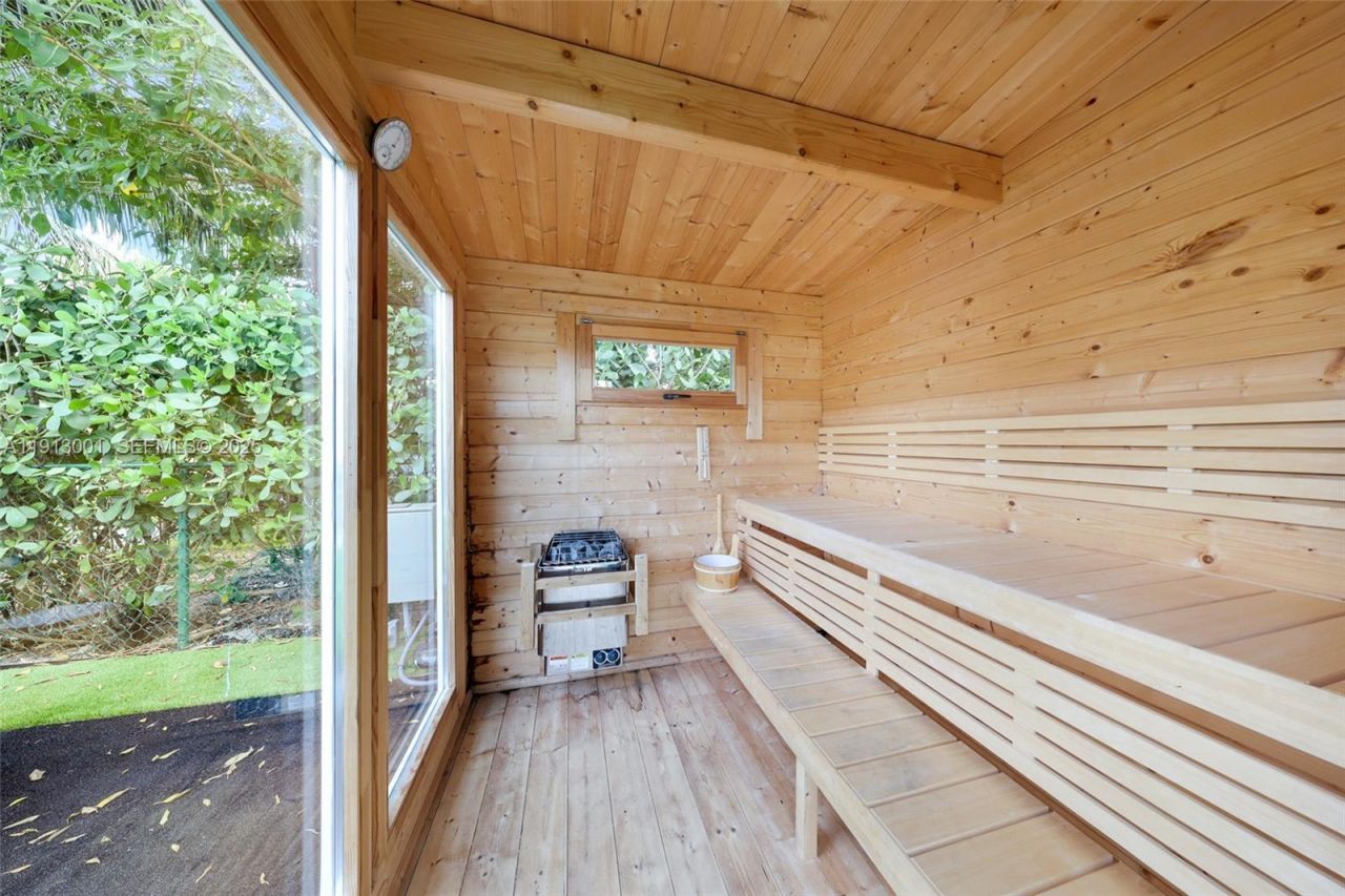 6100 La Gorce Dr, Miami Beach, FL 33140 Photo