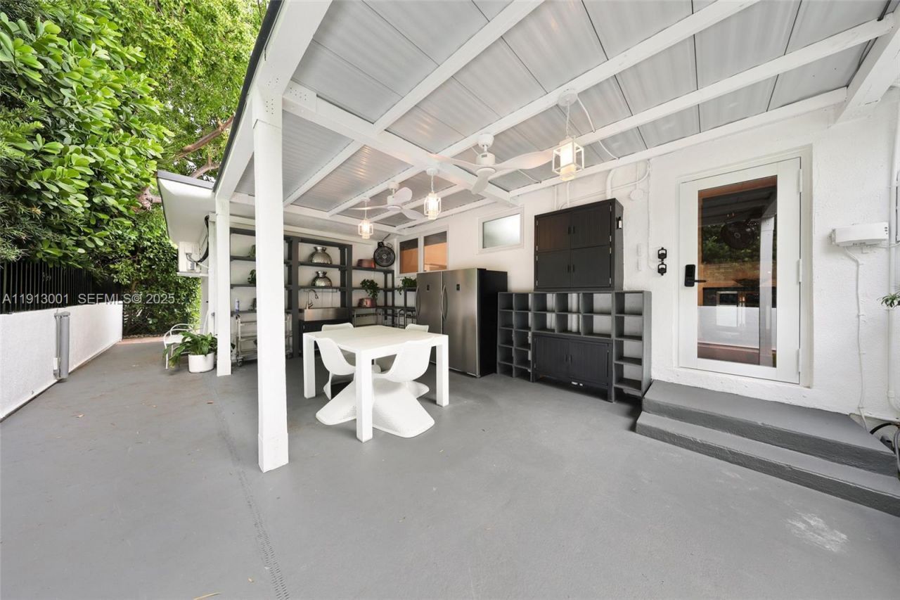 6100 La Gorce Dr, Miami Beach, FL 33140 Photo