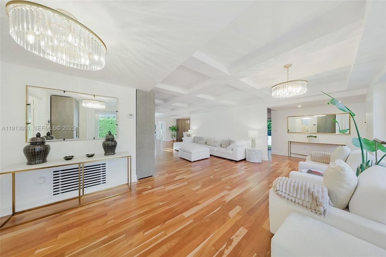 6100 La Gorce Dr, Miami Beach, FL 33140 Photo