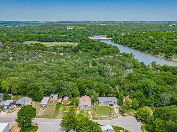 8147 Fawn Circle, Granbury, TX 76049