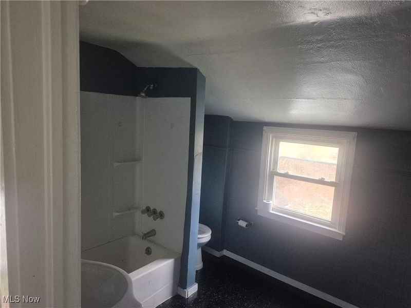 4962 Oroszy Avenue, Lorain, OH 44052 Photo 11