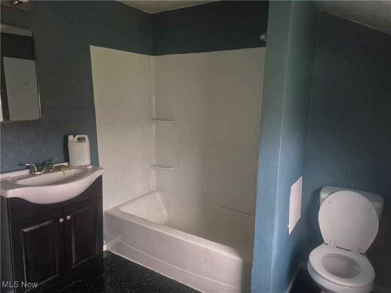 4962 Oroszy Avenue, Lorain, OH 44052 Photo 12