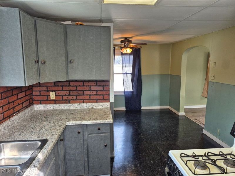 4962 Oroszy Avenue, Lorain, OH 44052 Photo 9