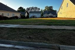 211 Woodlander Dr photo 4