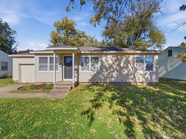 105 W 5th Street, Owasso, OK 74055