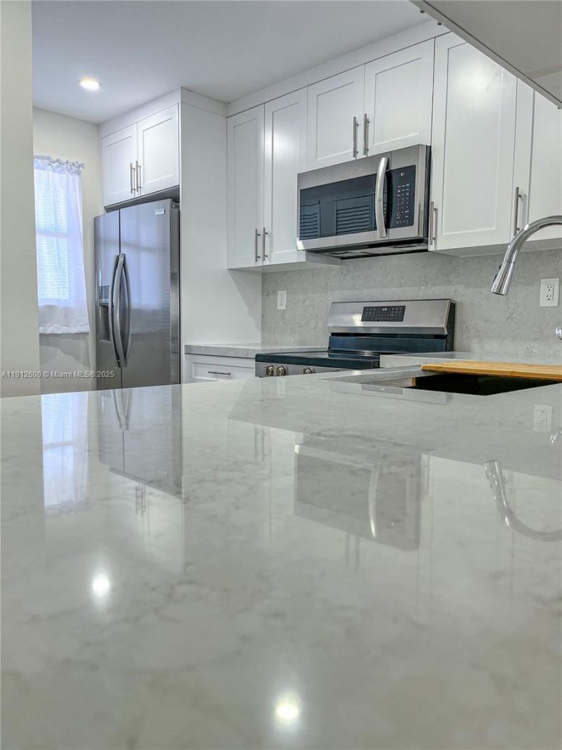 10315 NW 9th St Cir, Unit 502-14, Miami, FL 33172 Photo