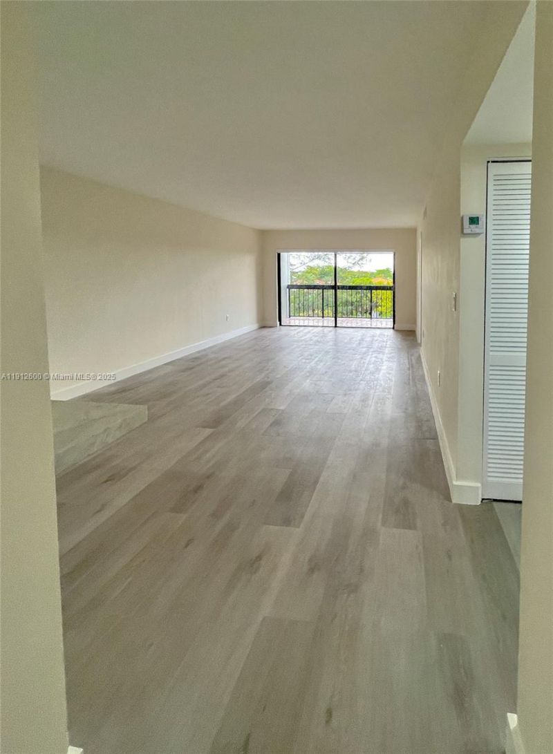 10315 NW 9th St Cir, Unit 502-14, Miami, FL 33172 Photo