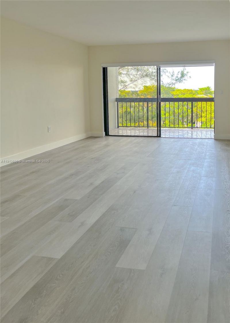 10315 NW 9th St Cir, Unit 502-14, Miami, FL 33172 Photo