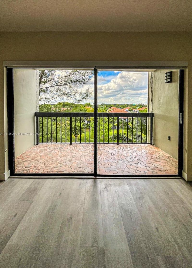 10315 NW 9th St Cir, Unit 502-14, Miami, FL 33172 Photo