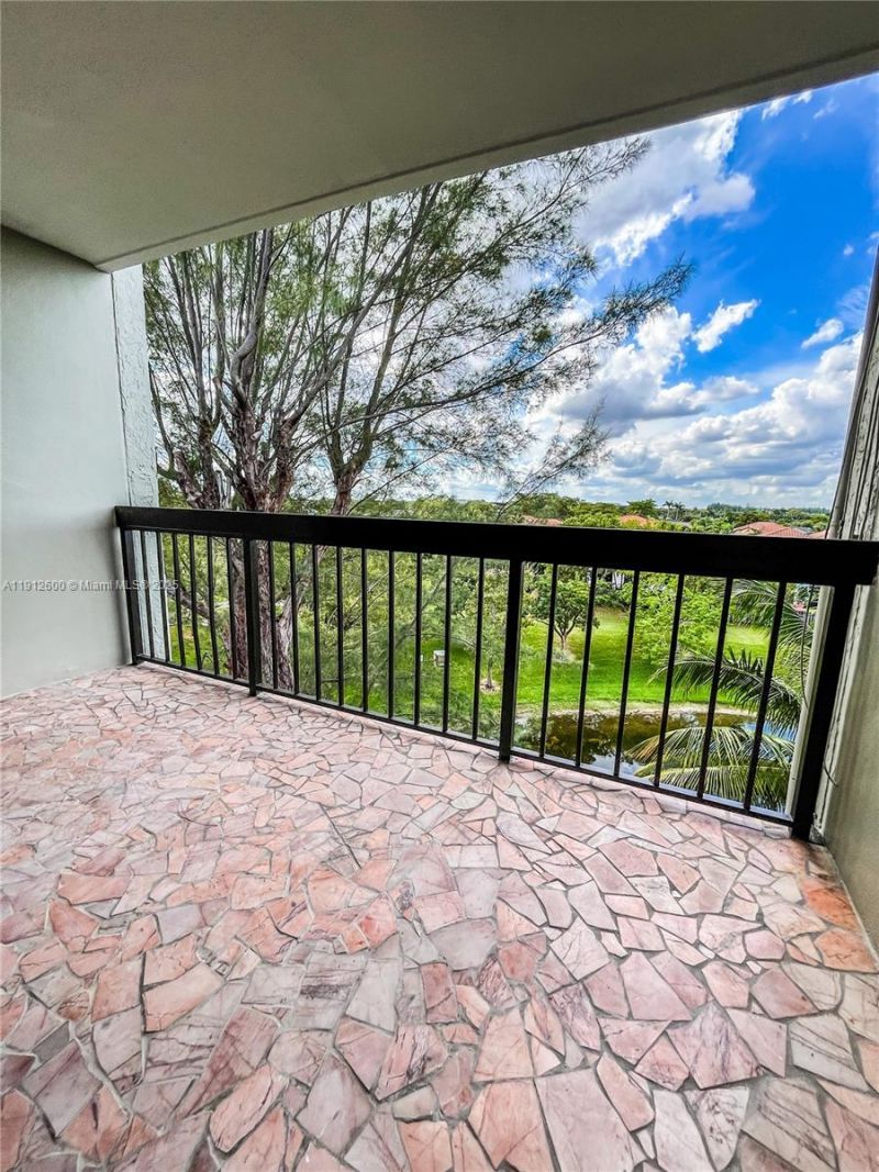 10315 NW 9th St Cir, Unit 502-14, Miami, FL 33172 Photo