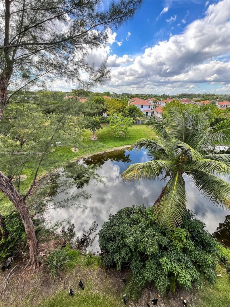 10315 NW 9th St Cir, Unit 502-14, Miami, FL 33172 Photo