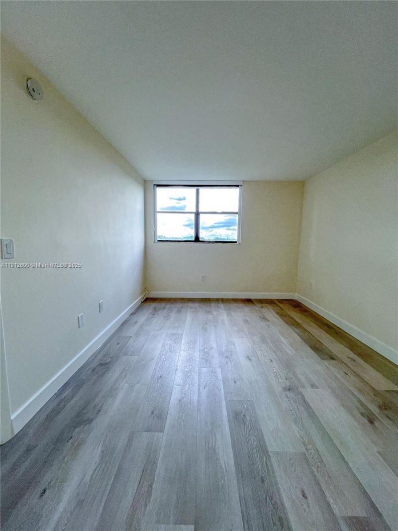 10315 NW 9th St Cir, Unit 502-14, Miami, FL 33172 Photo