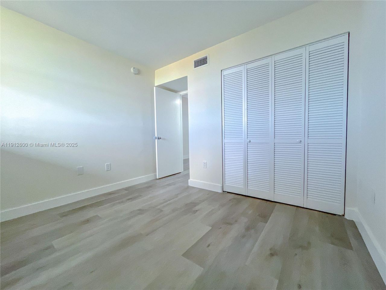 10315 NW 9th St Cir, Unit 502-14, Miami, FL 33172 Photo