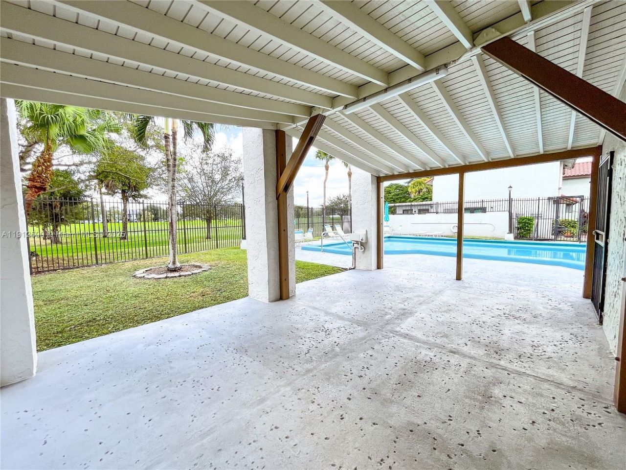 10315 NW 9th St Cir, Unit 502-14, Miami, FL 33172 Photo