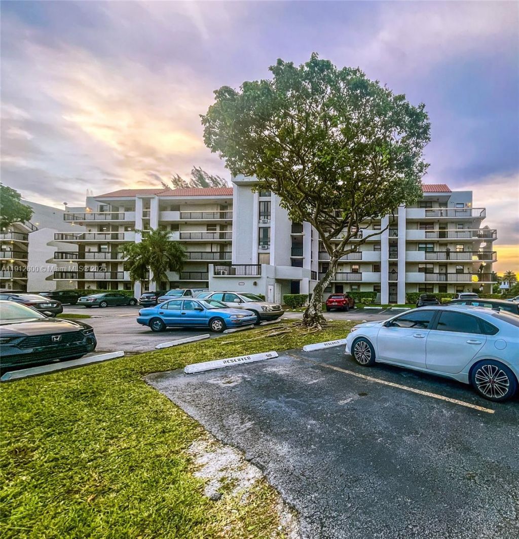 10315 NW 9th St Cir, Unit 502-14, Miami, FL 33172 Photo