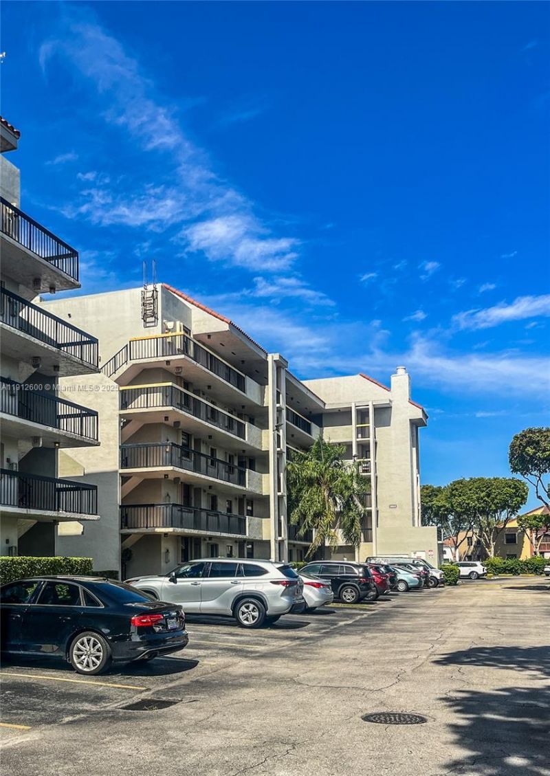10315 NW 9th St Cir, Unit 502-14, Miami, FL 33172 Photo