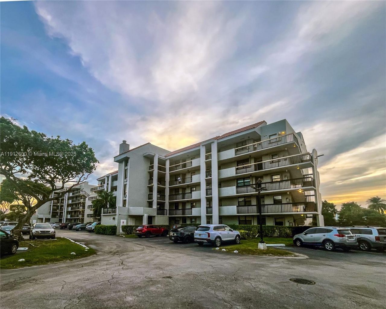 10315 NW 9th St Cir, Unit 502-14, Miami, FL 33172 Photo