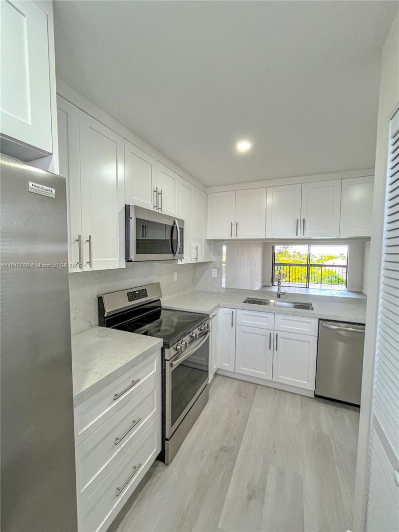 10315 NW 9th St Cir, Unit 502-14, Miami, FL 33172 Photo