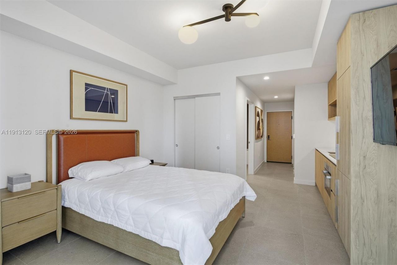 11 NE 6th St, Unit 1906, Miami, FL 33132 Photo