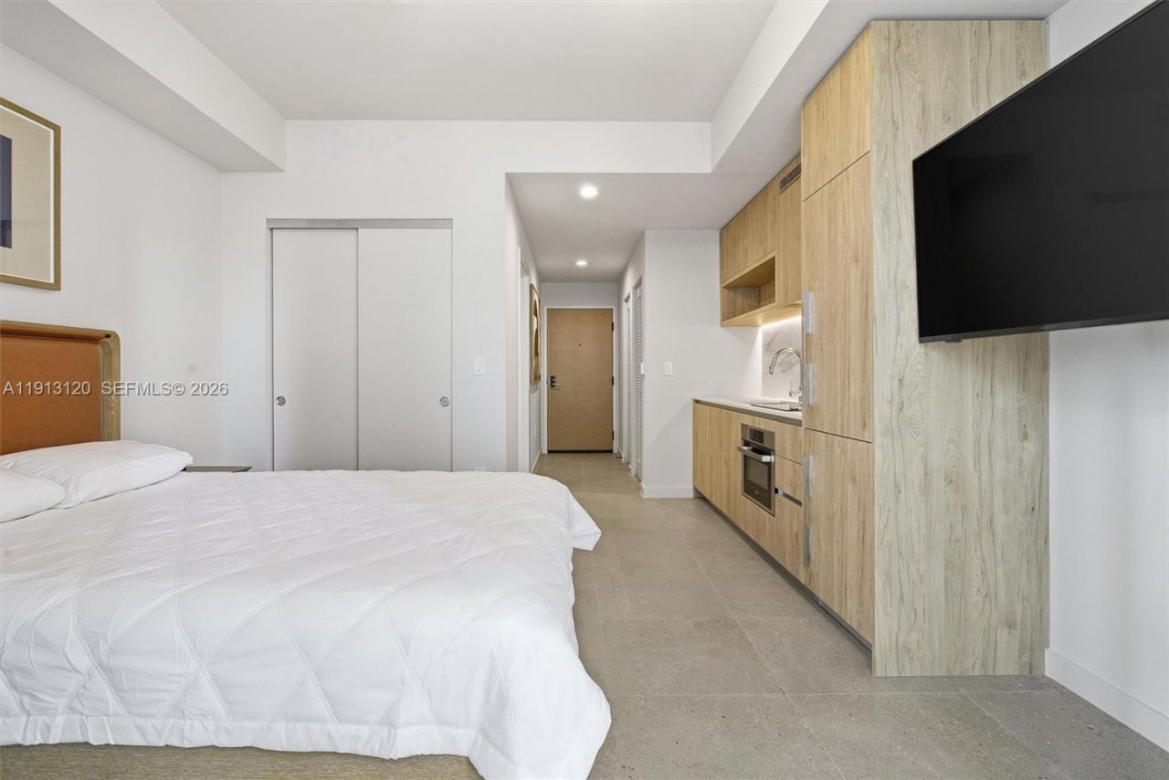 11 NE 6th St, Unit 1906, Miami, FL 33132 Photo